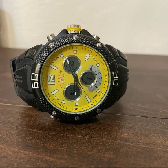 U.S. Polo Association Chronograph watch yellow and black NEW BATTERY - Picture 2 of 5